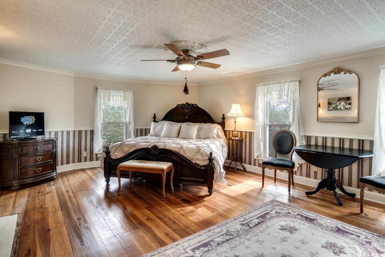 Mcternan Manor Apartment Franklin Room photo